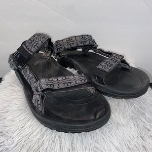 Teva sandals Mens Size 10 Aztec Print Adjustable Straps black & gray